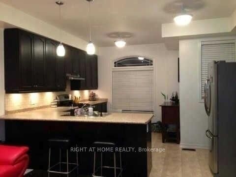 Property Photo: 6625 Falconer Drive 7 ON L5N 0C7