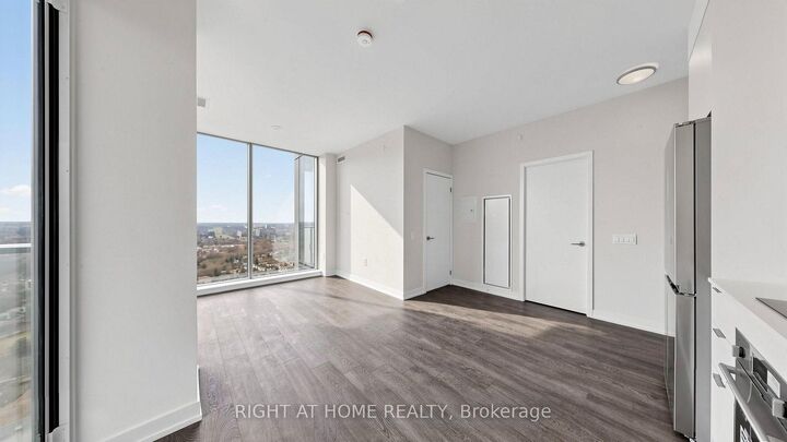 Property Photo:  8 Olympic Garden Drive S2702  ON M2M 0B9 