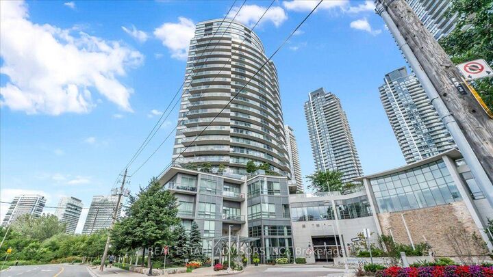 15 Legion Road 204 — photo 1