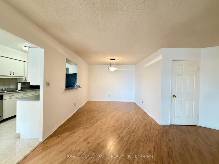 Photo de la propriété:  175 Bamburgh Circle 1613  ON M1W 3X8 