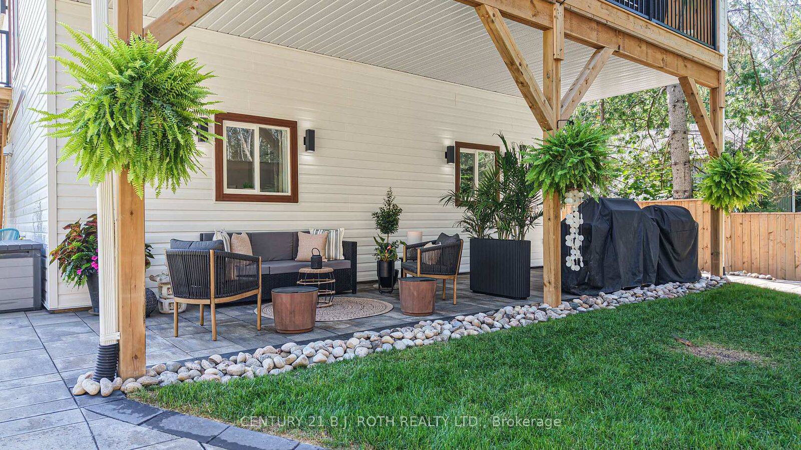 Property Photo: 3332 Quetton Street ON L0K 2B0