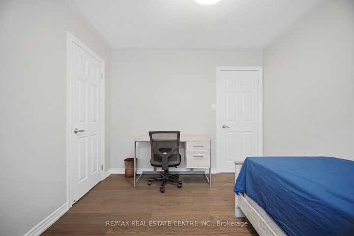 Property Photo: 2425 Quetico Crescent ON L6M 0R4