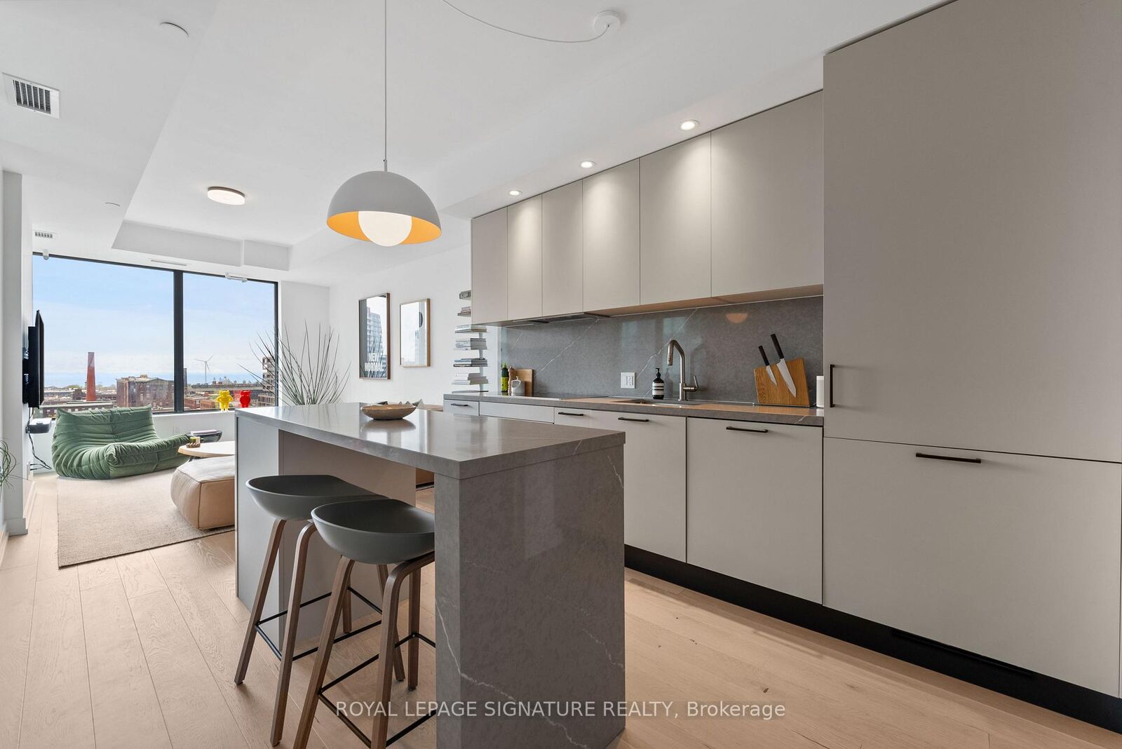 Property Photo:  200 Sudbury Street 1101  ON M6J 0H1 