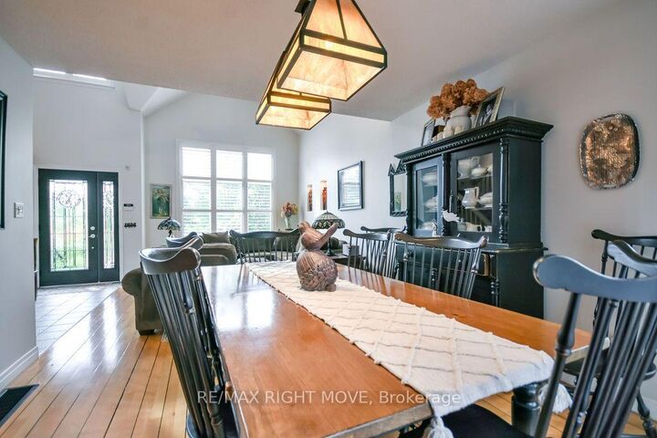 Property Photo: 2640 Westshore Crescent ON L3V 0V8