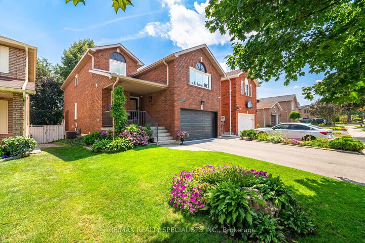 Property Photo: 5612 Shillington Drive ON L5R 3N4