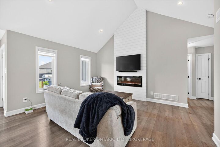 Property Photo: 31 Hilda Street ON K0C 1P0
