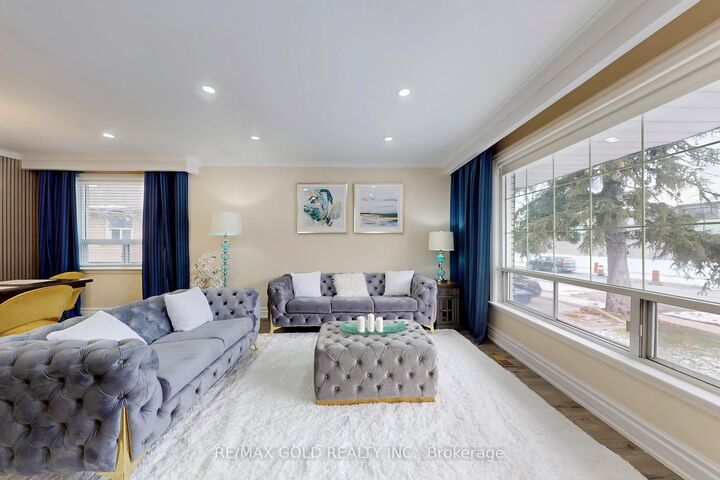 Property Photo: 189 Kingsview Boulevard ON M9R 1V7