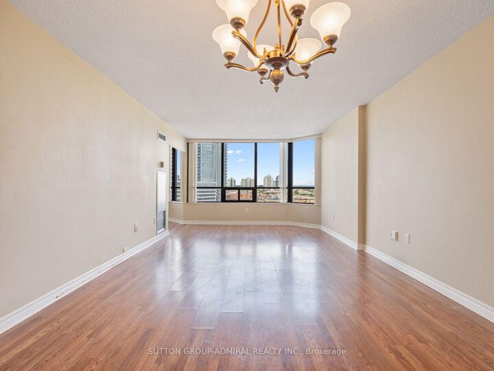 Property Photo: 7420 Bathurst Street 1012 ON L4J 6X4
