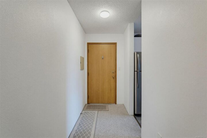 Property Photo: 3255 Glasgow Ave #421 BC V8X 4S4