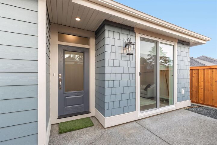 Property Photo: 410 Hummingbird Pl BC V9P 1K1