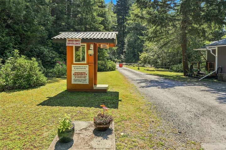 Property Photo: 5 Headquarters Bay BC V0R 1B0