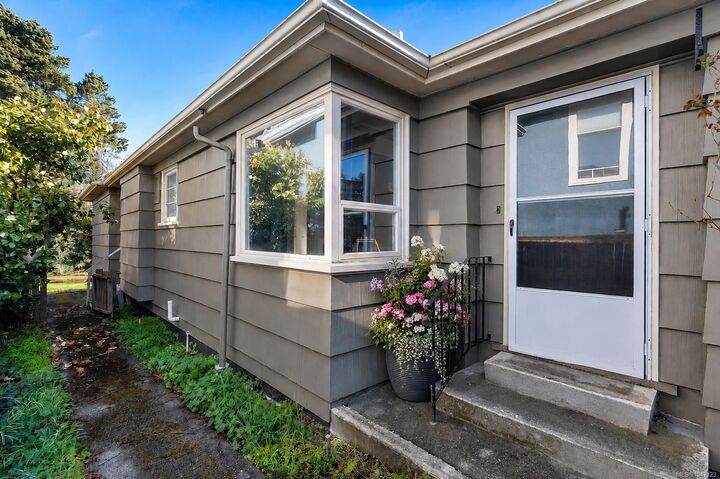 Property Photo: 1130 May St BC V8V 2S5