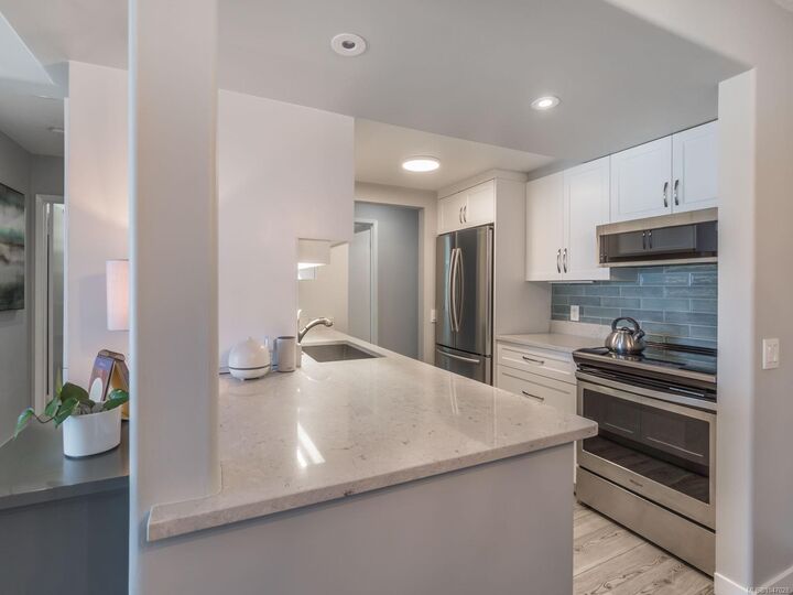 Property Photo: 3555 Outrigger Rd #404 BC V9P 9K1