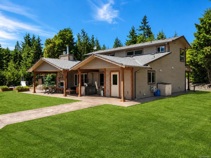 Property Photo: 1680 Peligren Pl BC V9K 2S3