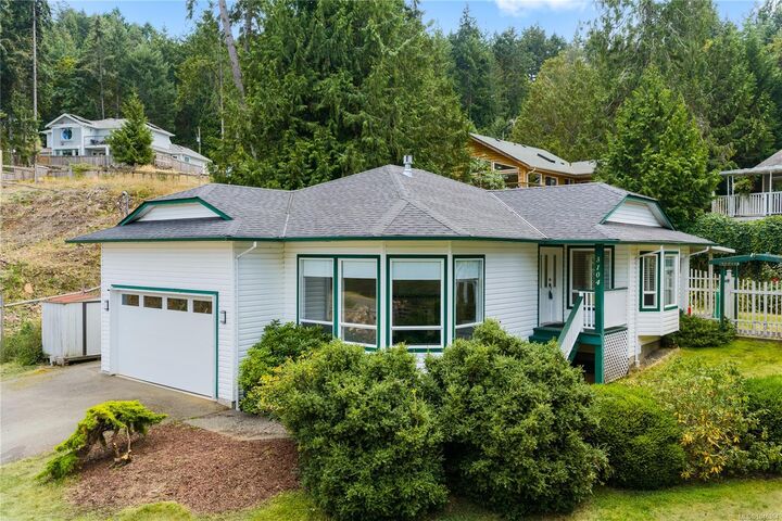 3104 Dolphin Dr — photo 1