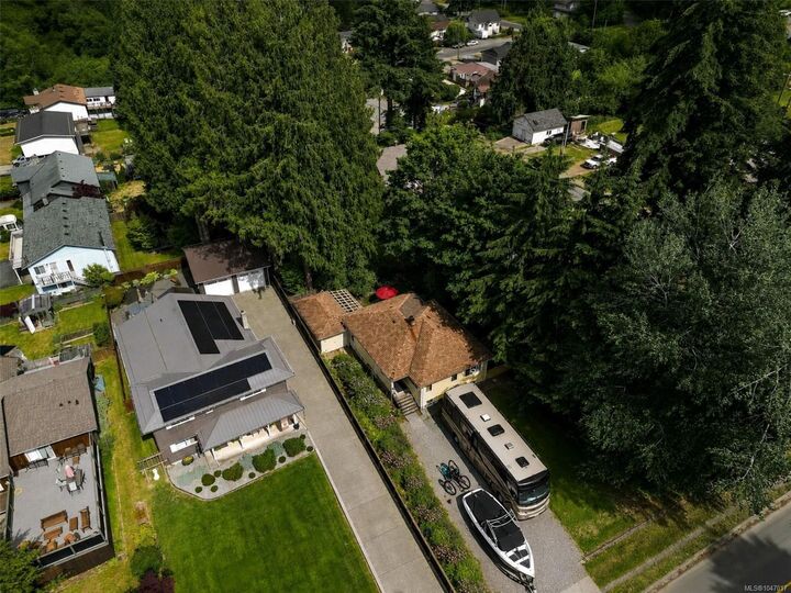 Property Photo: 15 King George St S BC V0R 2G0