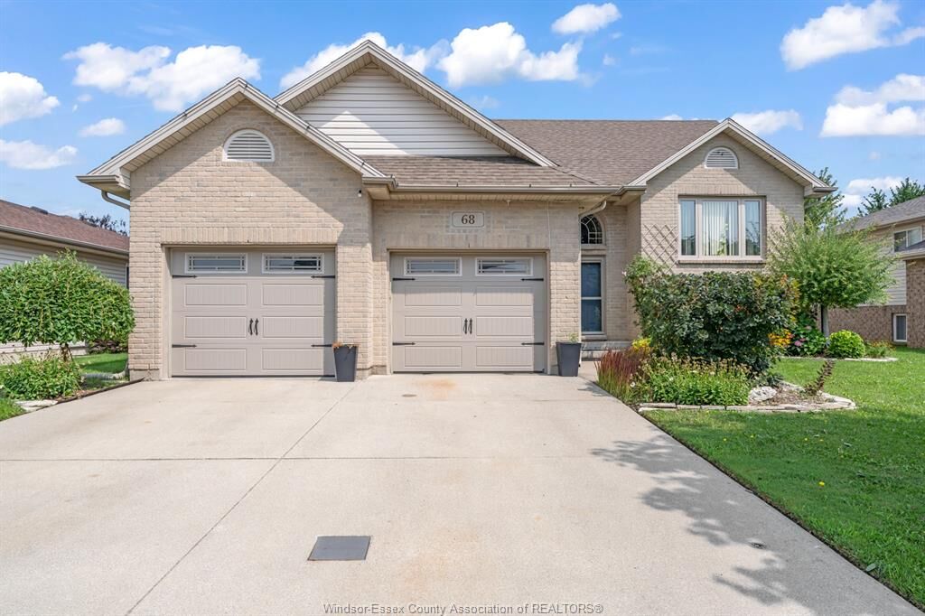 Property Photo: 68 Wakefield Avenue ON N8H 5J8