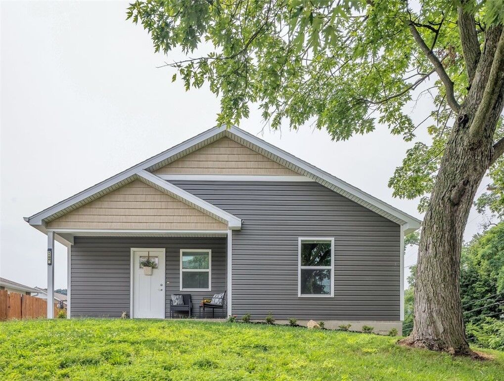 Property Photo: 1100 8th Ave PA 15066