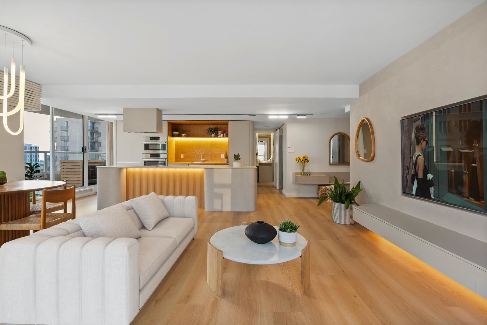 Property Photo: 717 Jervis Street 903 BC V6E 4L5