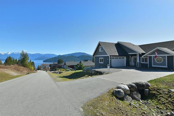 Property Photo: 605 Woodland Avenue BC V0N 1V1