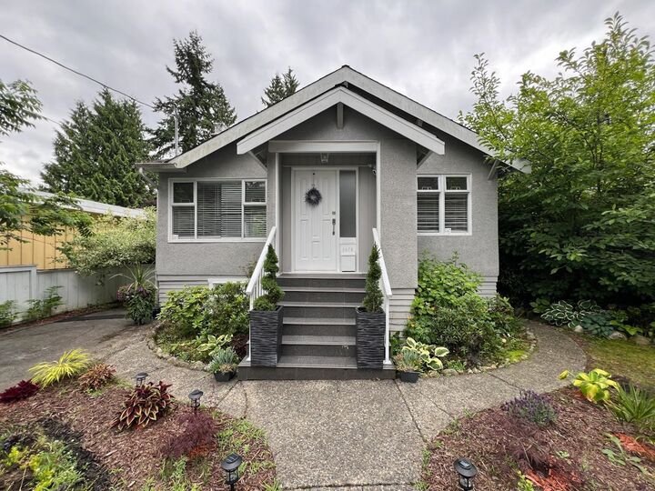 Property Photo:  1472 Fulton Avenue  BC V7T 1P1 