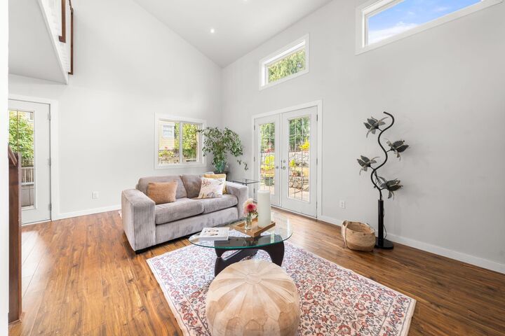 Property Photo: 462 E 4th Street BC V7L 1J5