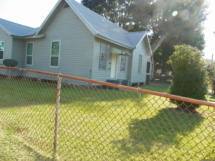 Property Photo:  2956 Hollywood St  LA 70805 