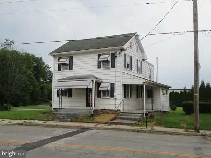 Property Photo:  225 Abbottstown Street  PA 17316 