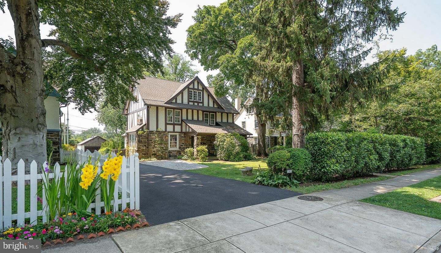 Property Photo:  282 Hathaway Lane  PA 19096 
