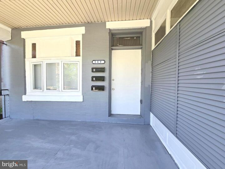 Property Photo:  509 E Washington Lane 2nd Floor Front  PA 19144 