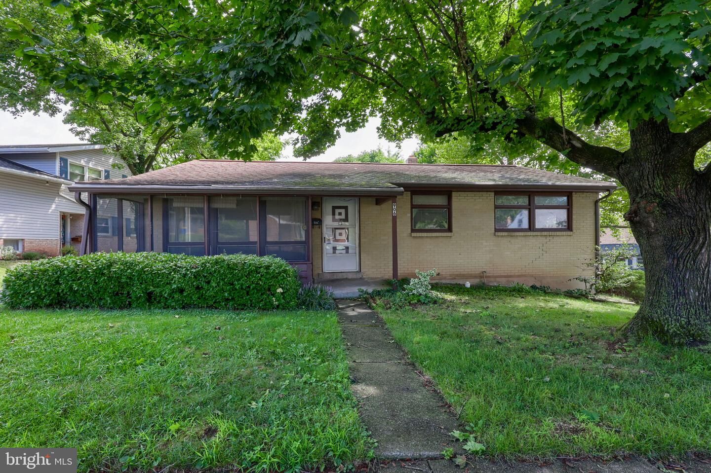 Property Photo: 906 Chestnut Street PA 17057