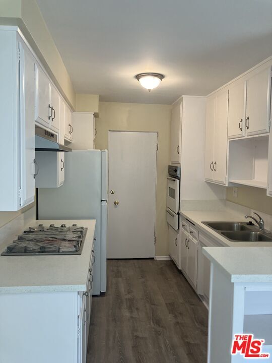 Property Photo:  7521 Hampton Ave, Unit 303  CA 90046 