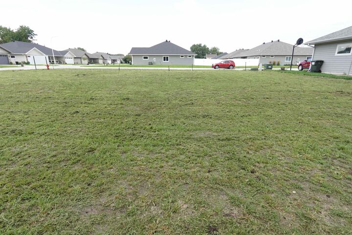 Property Photo: 355-357 7th Avenue NE 68601