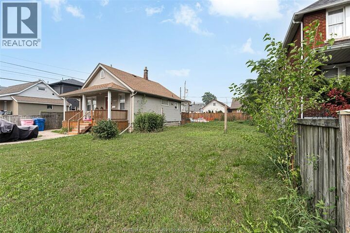 Property Photo:  2416 Highland Avenue  ON N8X 3S7 