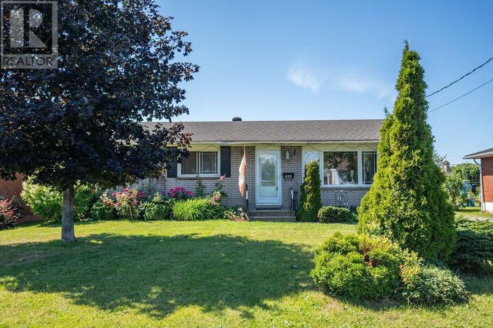 Property Photo:  265 Borden Ave  ON P6C 5J8 