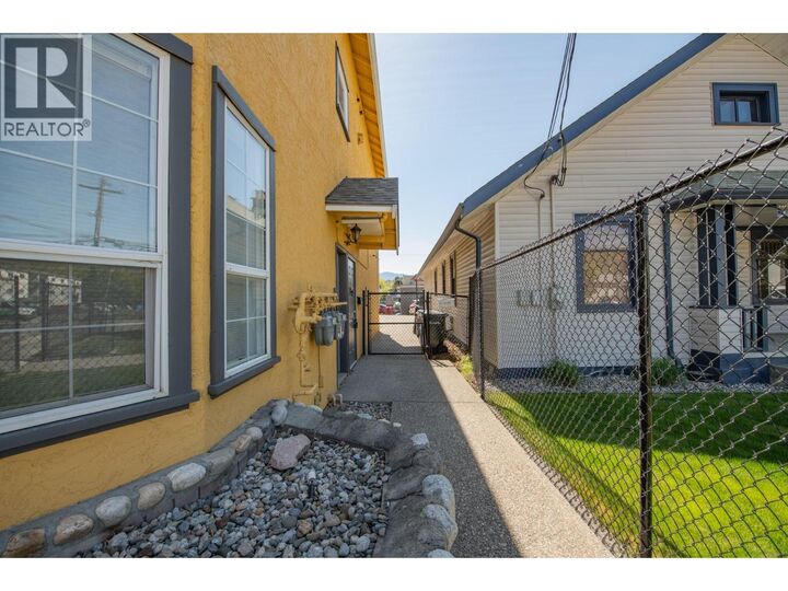 Property Photo: 3414A 28th Avenue 2 BC V1T 1W9