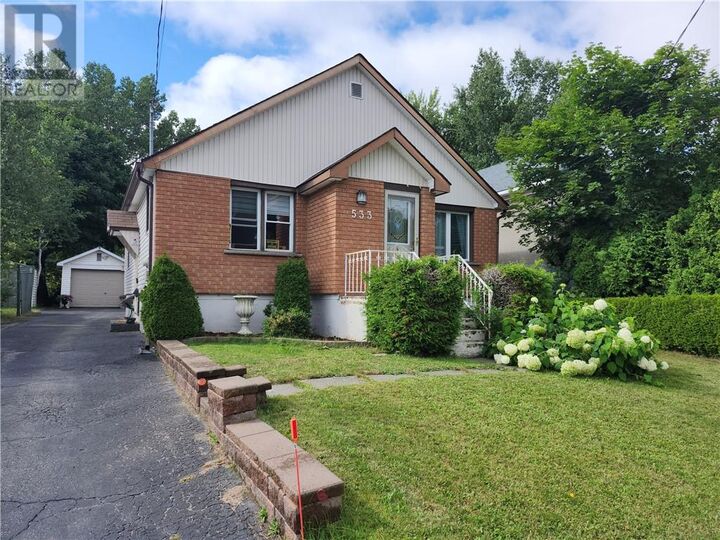 Property Photo: 533 Victoria Street ON P3C 1L3