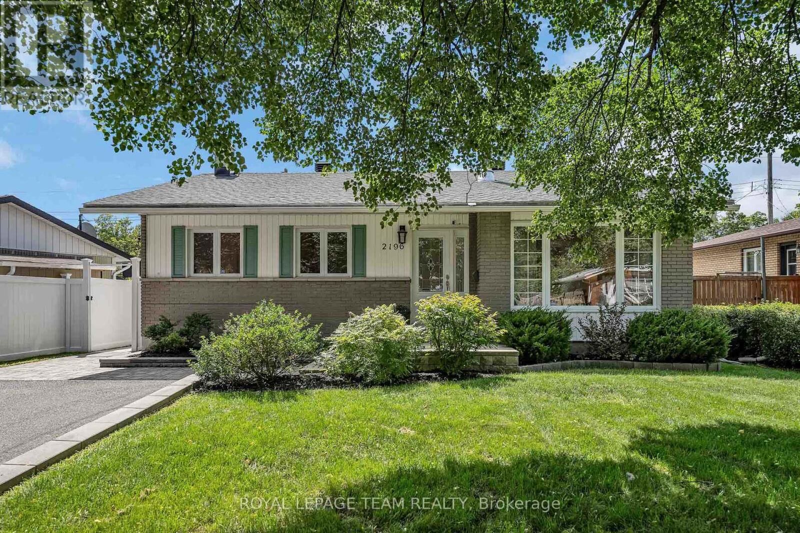 Property Photo: 2196 Carnegie Street ON K1G 2V5