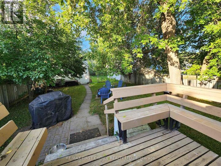 Property Photo:  587 Tupper Street  ON P7A 4A1 