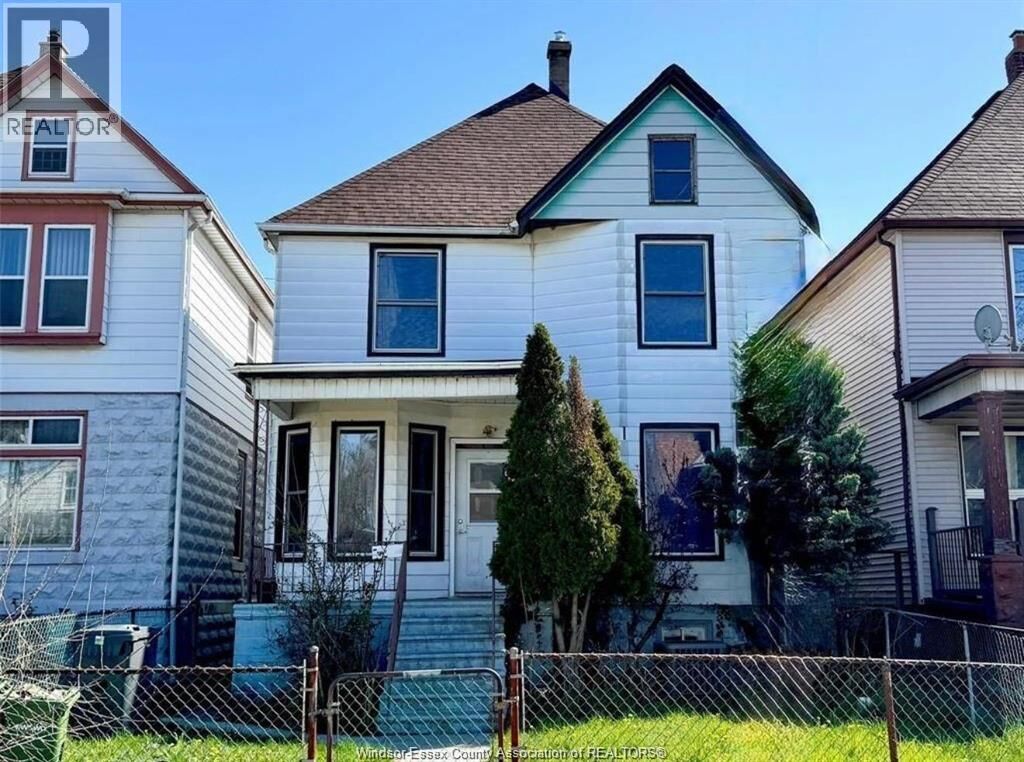 Property Photo:  722 Dougall Avenue  ON N9A 4P8 