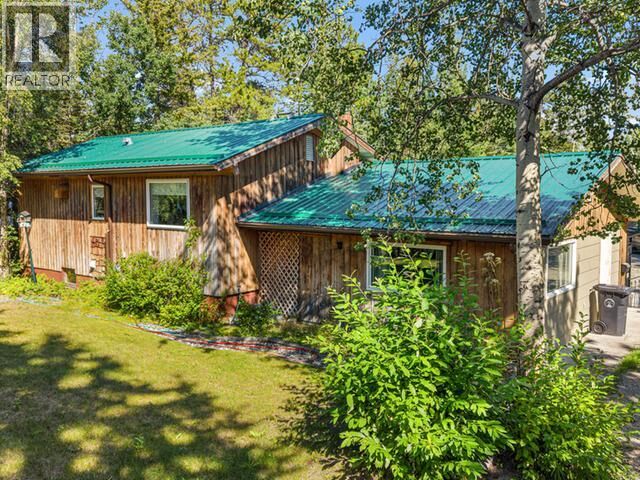 Property Photo:  1308 Elm Street  YT Y1A 4B5 