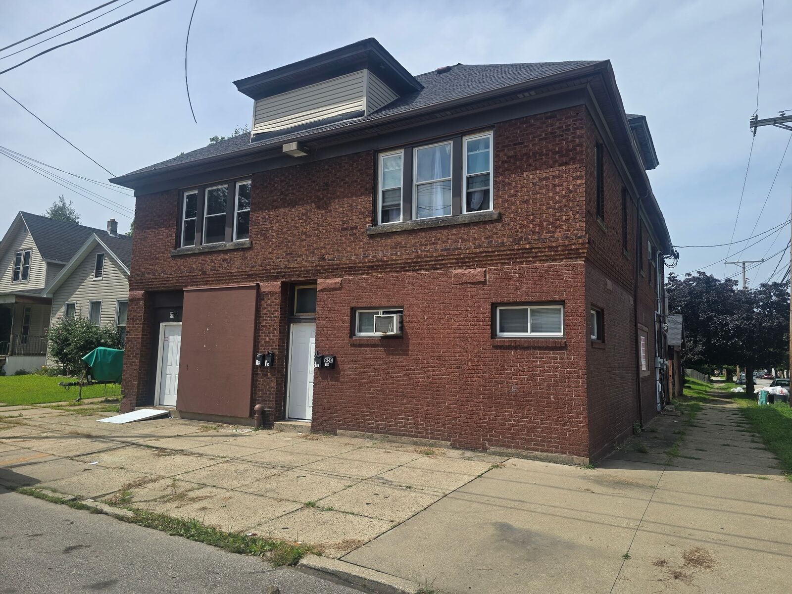 Property Photo:  658-60 E. 7th Street  PA 16501 