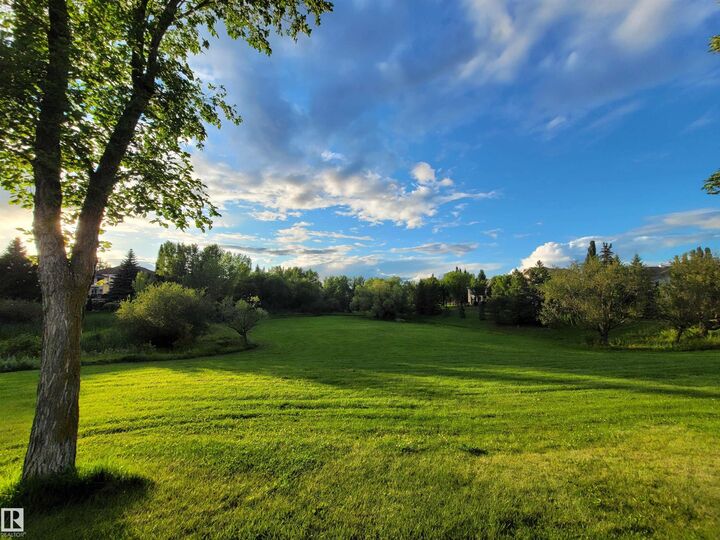 Property Photo: 2562 Hanna Crescent NW AB T6R 3P7