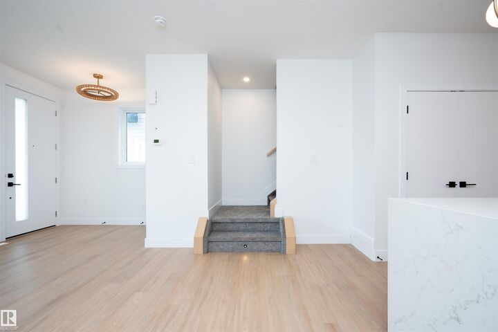 Property Photo:  432 Robinson Boulevard  AB T9E 1P8 