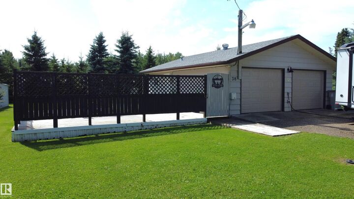 Property Photo:  38 Lakeshore Drive  AB T0C 2V0 