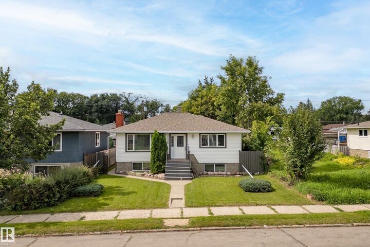 Property Photo:  10426 79 Street NW  AB T6A 3G9 