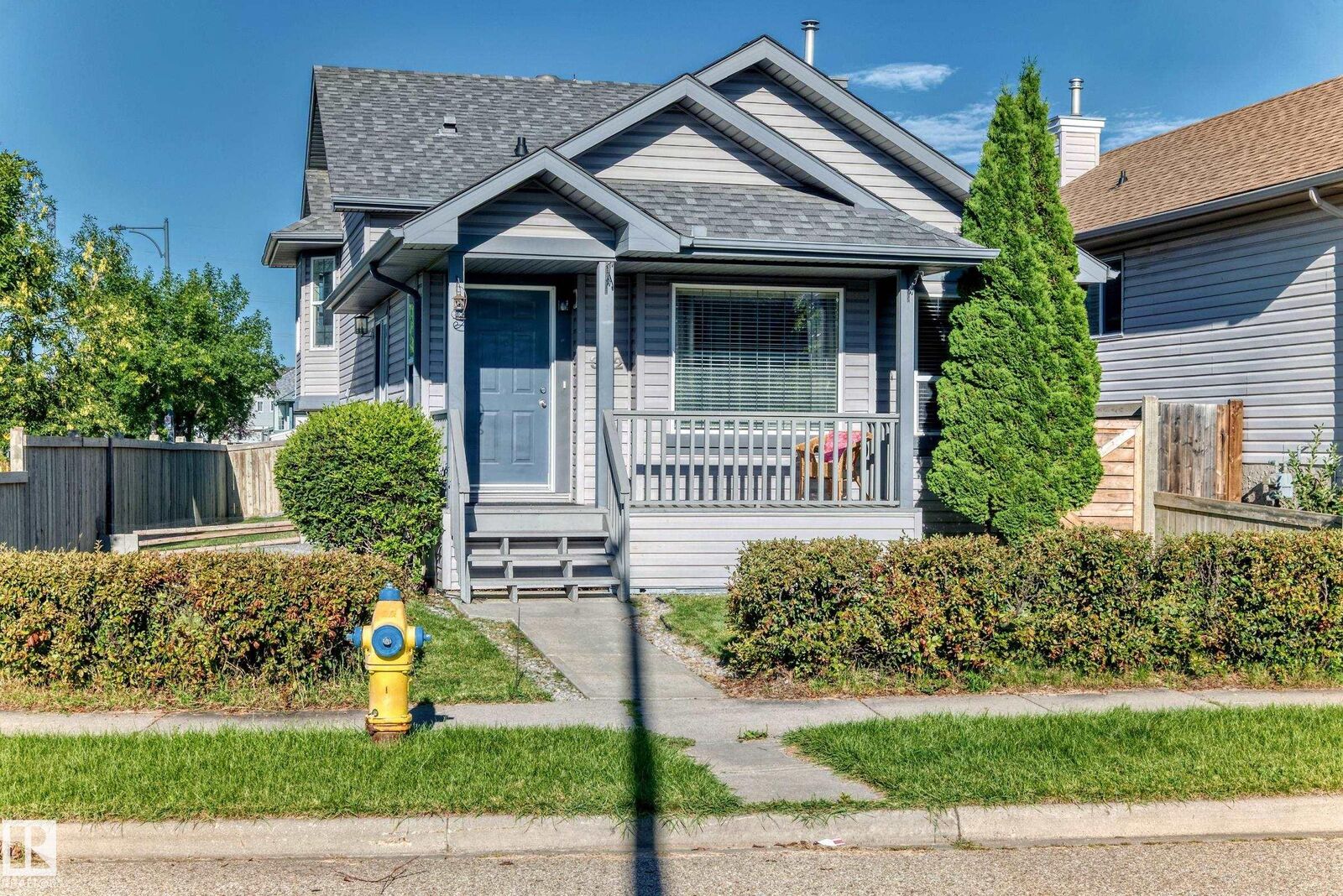 Property Photo:  322 84 Street SW  AB T6X 1H8 