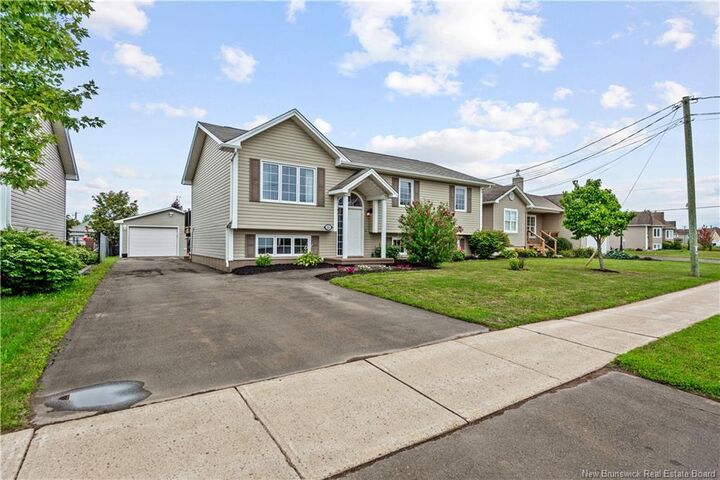 Property Photo:  141 Oak Ridge Drive  NB E1G 0M6 