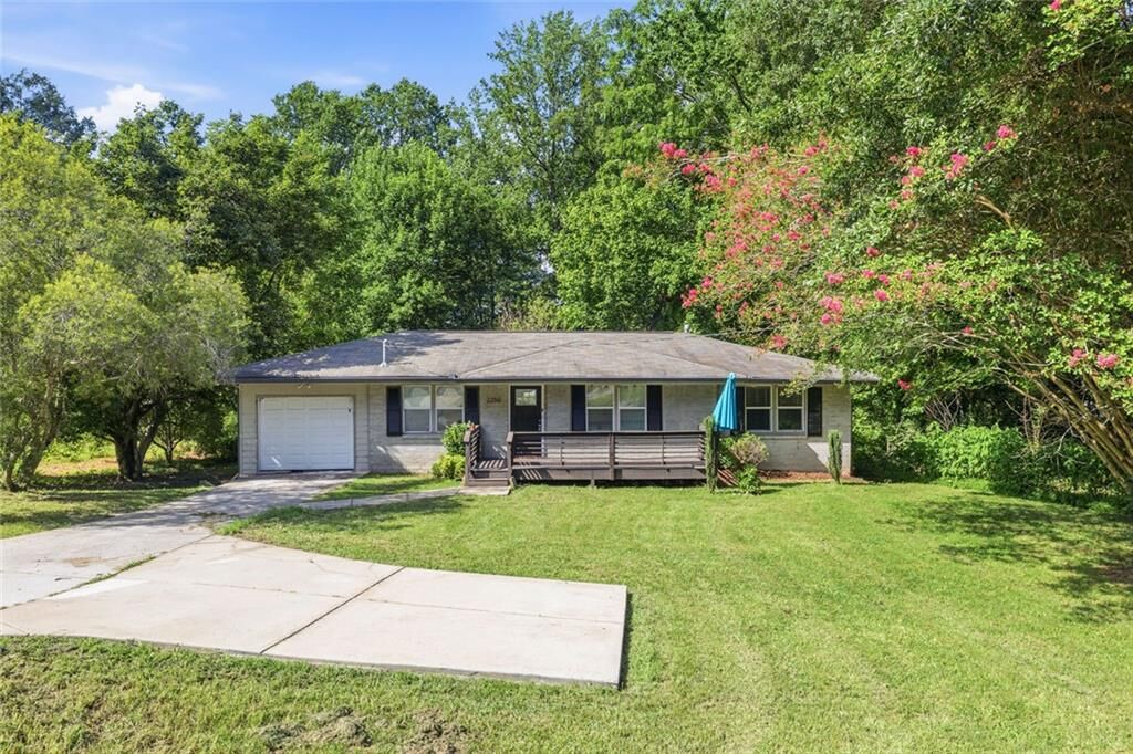 Property Photo: 2250 Bouldercrest Road SE GA 30316