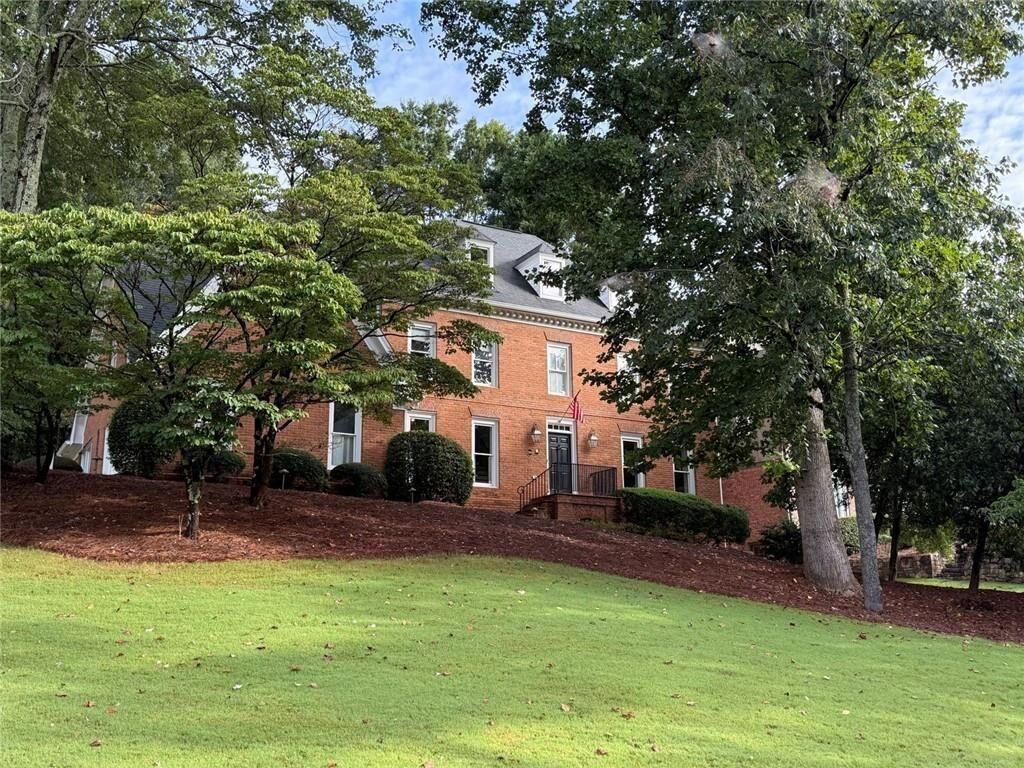 Property Photo:  7680 Dunvegan Close  GA 30350 